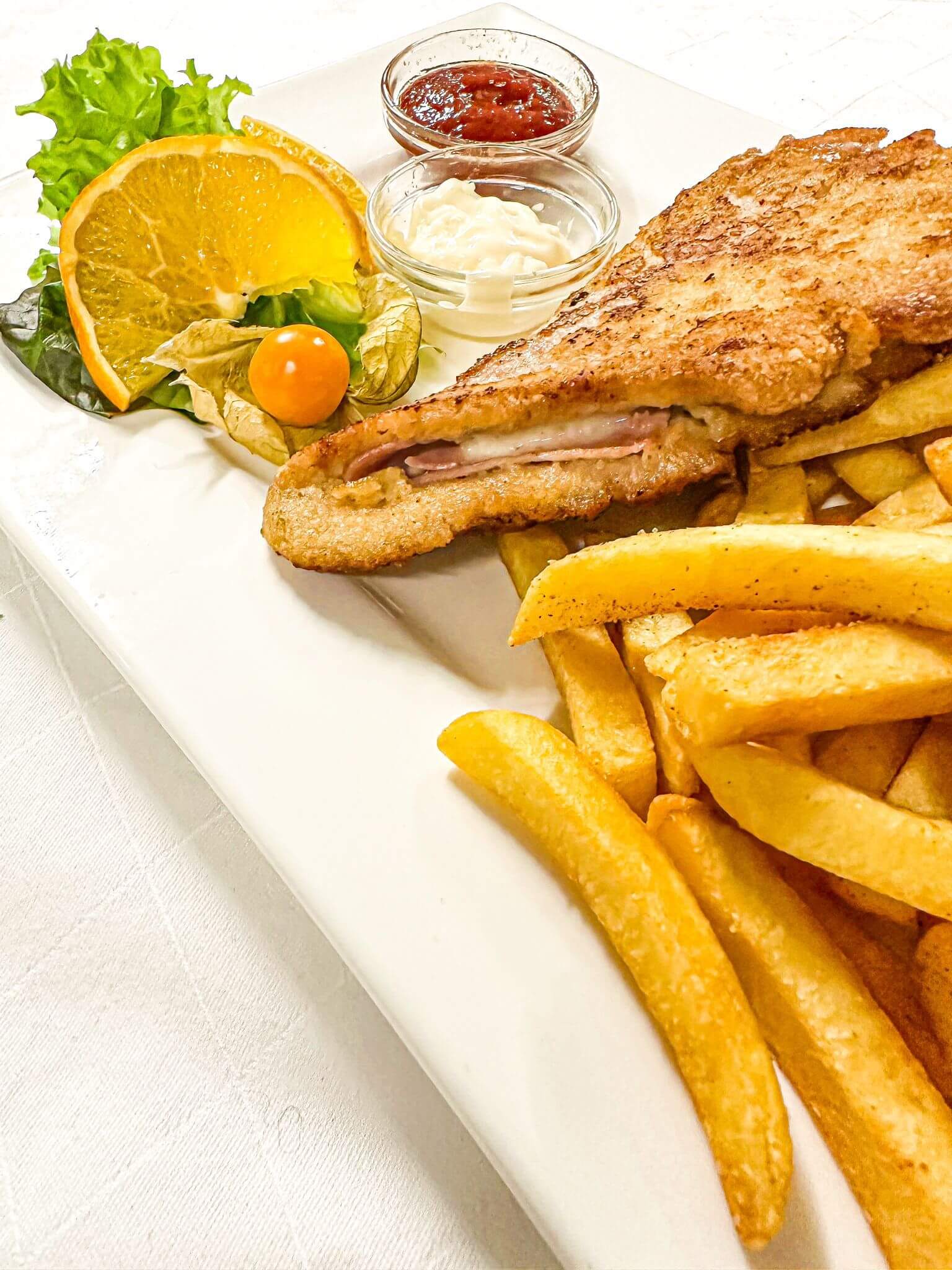 Cordon Blue mit Pommes