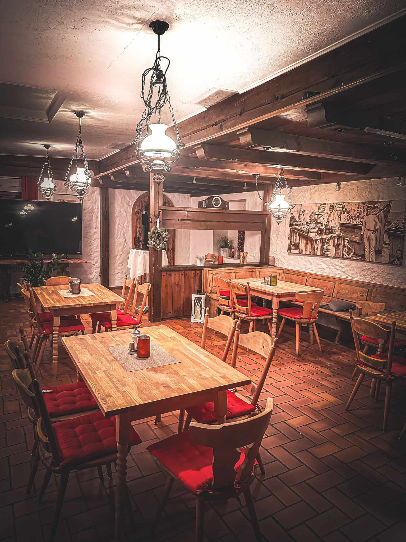 Uriges Lokal mit großem Biergarten